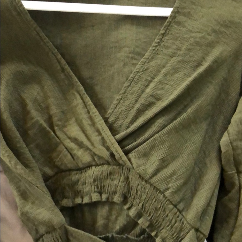 Green top - Picture 2 of 2